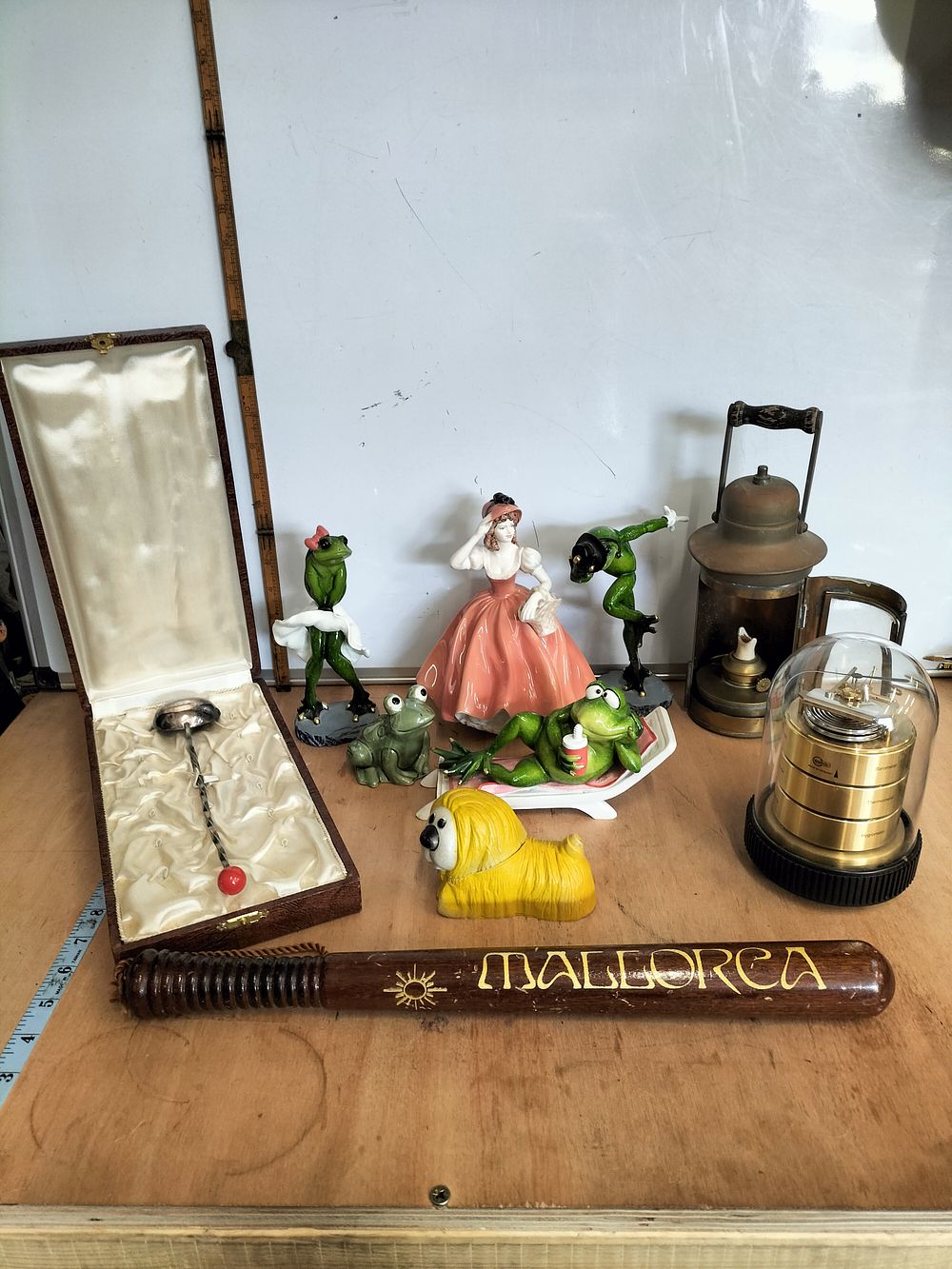 Lot 165 – An Assortment of Vintage Decorative Items and Scientific Instruments including a Barigo Weather Station