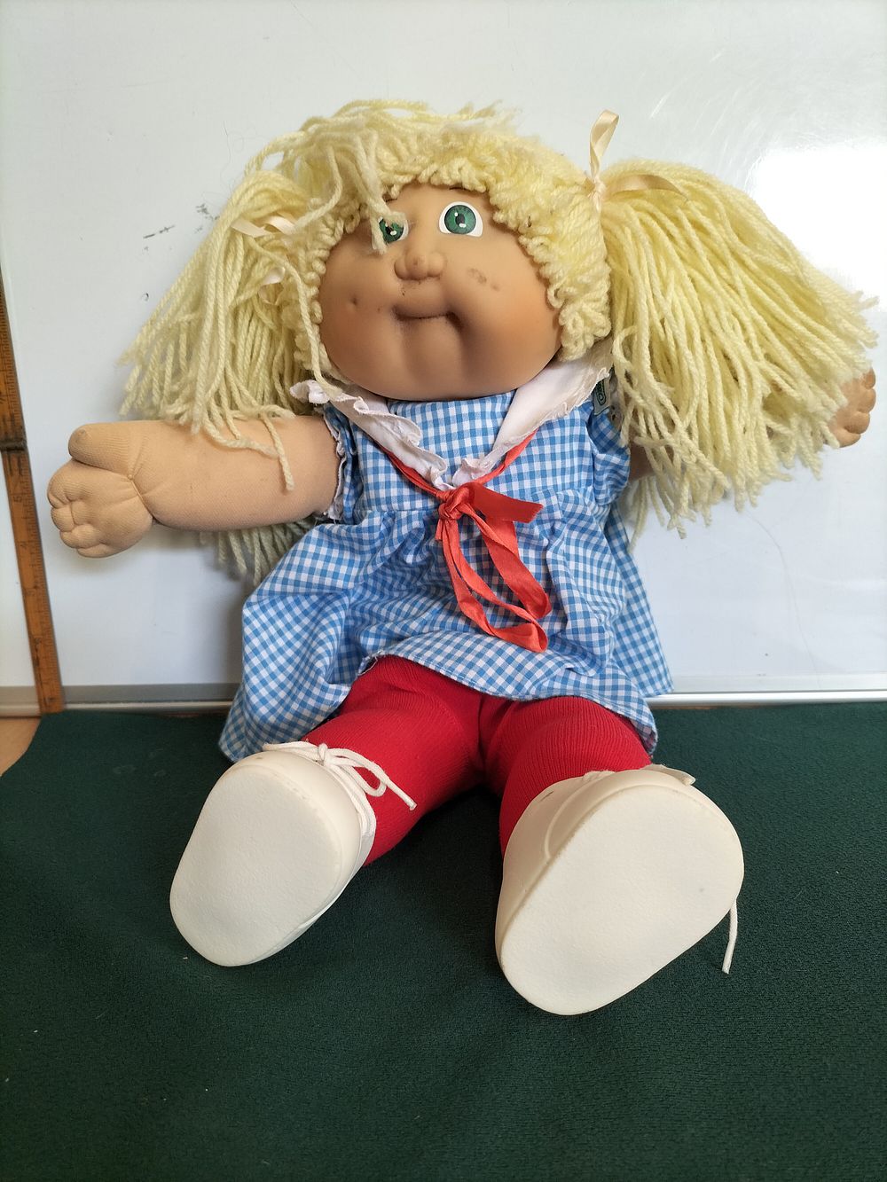 Lot 181 – A Cabbage Patch Kids Soft Sculpture Doll by Xavier Roberts