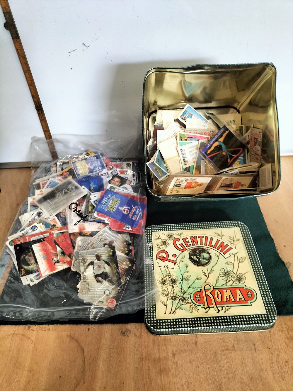 Lot 189 – An Assortment of Modern Football Trading Cards and Vintage Trade Cards with Two P. Gentilini Roma Confectionery Tins