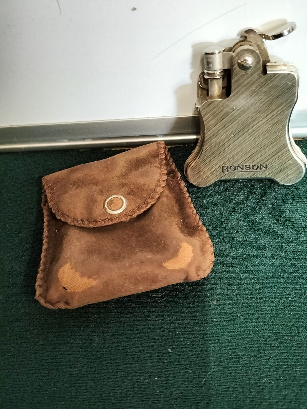 Lot 199 – Vintage Ronson Banjo Automatic Pocket Lighter and Pouch