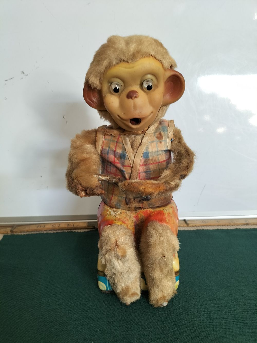 Lot 178 – A Vintage Japanese Battery-Operated Bubble Blowing Monkey Toy