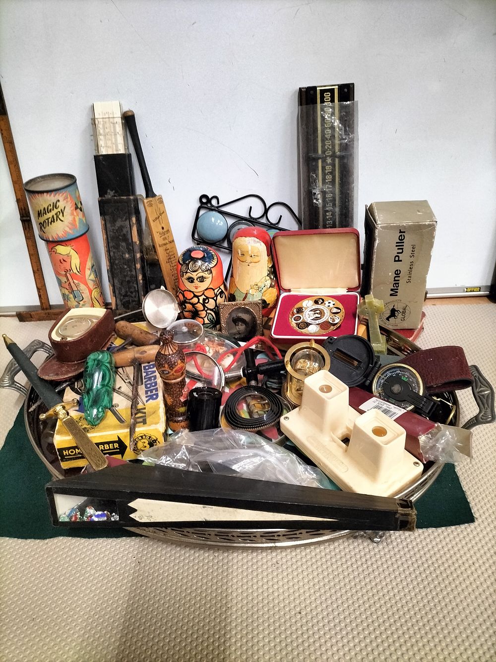 Lot 181 – An Assortment of Vintage Collectables, Scientific Instruments, and Sporting Memorabilia