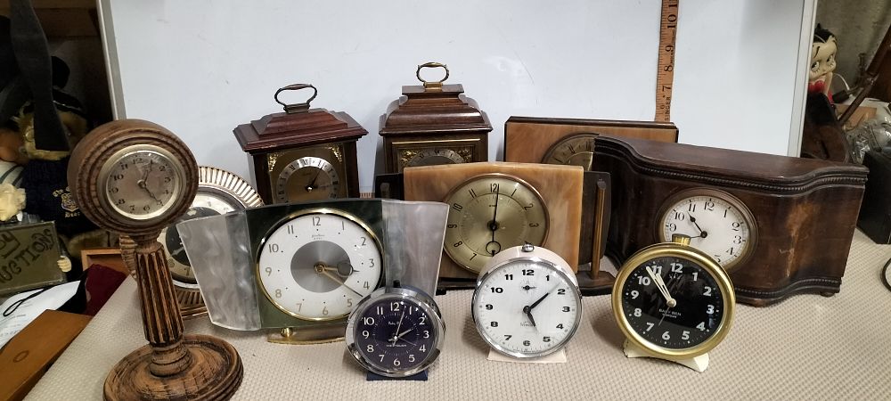 Lot 159 – A Collection of Mid-20th-century Mantel and Alarm Clocks including Smiths, Metamec, Westclox, and Timex