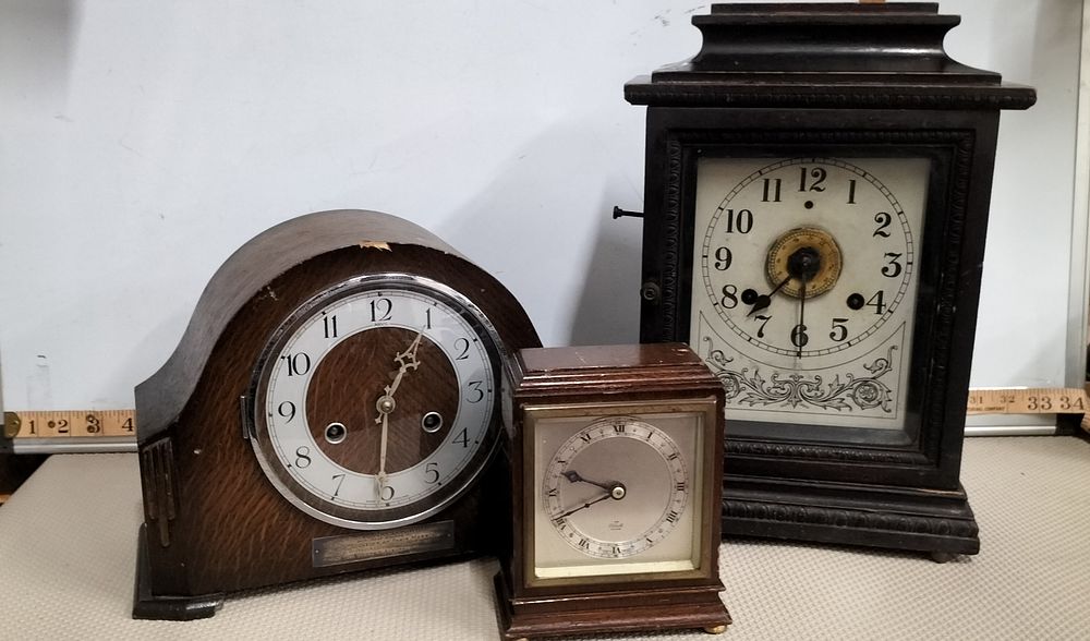Lot 168 – A Trio of Early 20th Century Wood Cased Mechanical Mantel Clocks