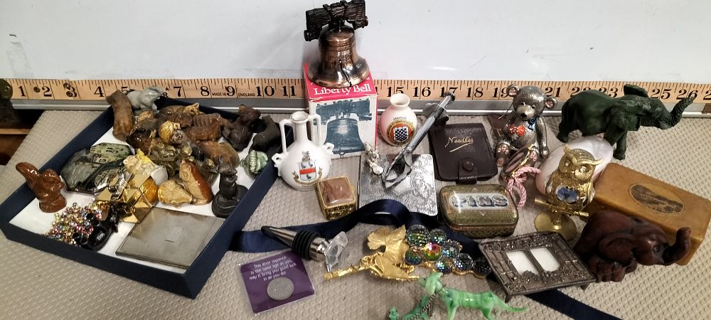 Lot 169 – An Assortment of Vintage Collectibles, Curios, and Decorative Novelties