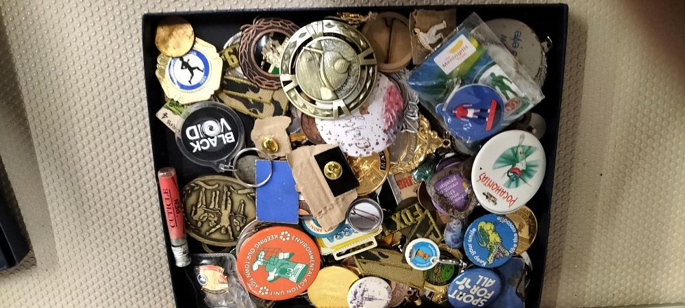 Lot 185 – An Assortment of Vintage Commemorative Medals, Enamel Pins, and Promotional Badges