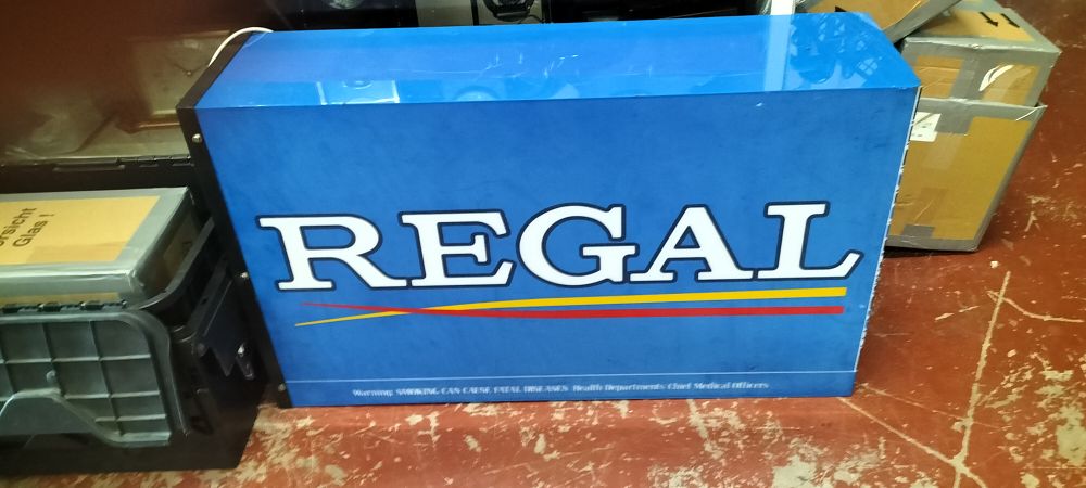 Lot 191 – Large Vintage Regal Cigarettes Illuminated Point-of-Sale Advertising Light Box