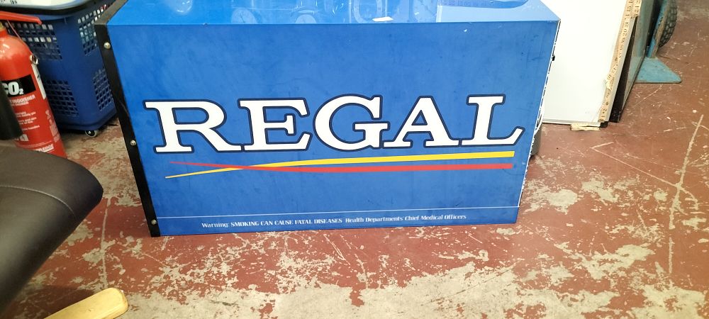 Lot 164 – Illuminated Regal Cigarette Advertising Point-of-Sale Lightbox Sign