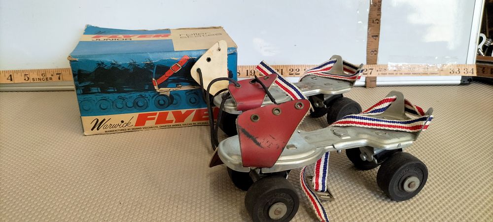 Lot 161 – A Pair of Vintage Warwick Flyer Junior Adjustable Roller Skates in Original Box