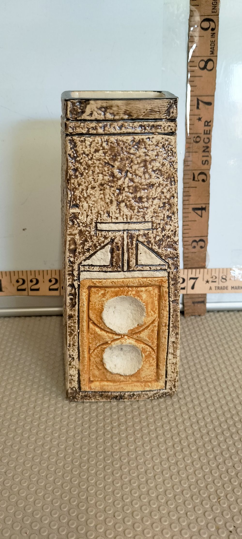 Lot 186 – A Troika Pottery Coffin Vase by Louise Jinks