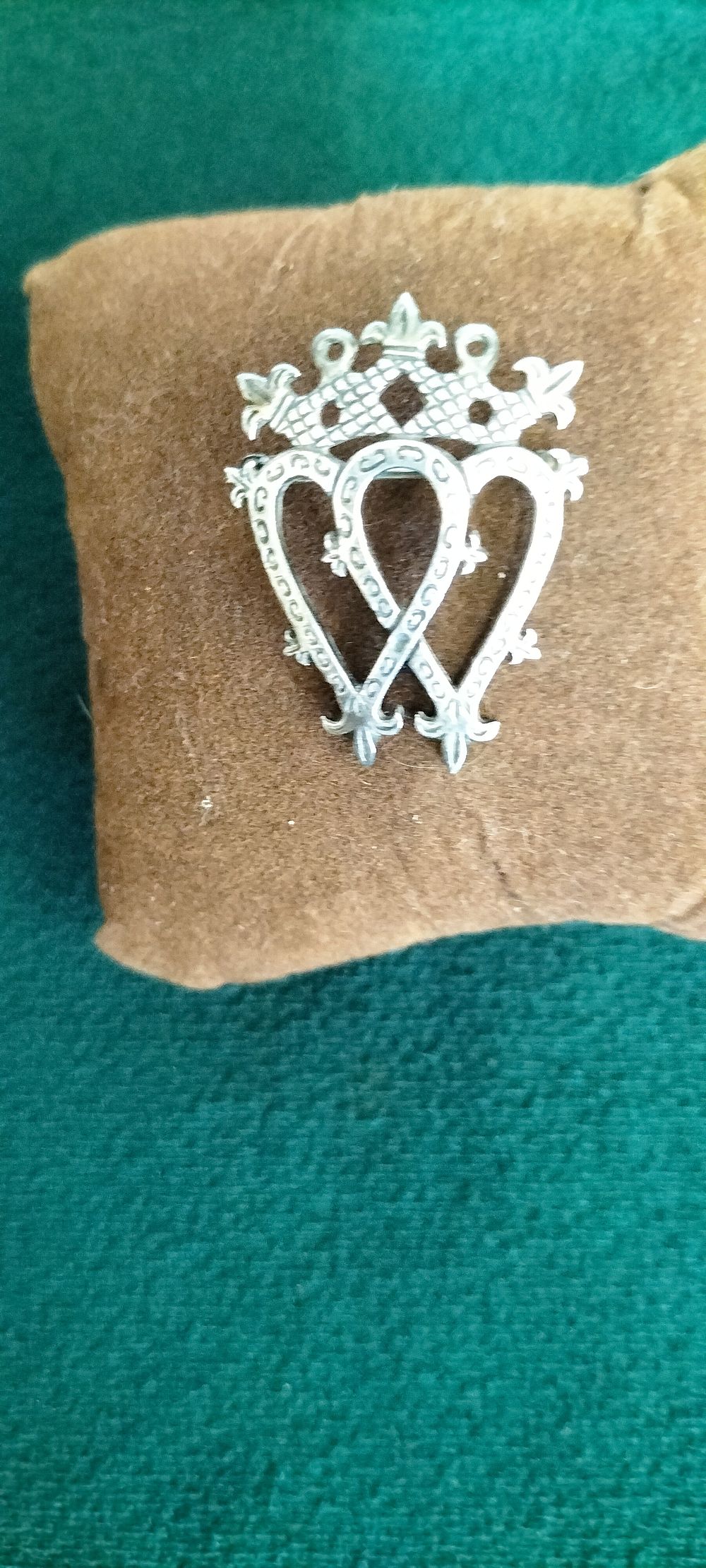 Lot 192 – Sterling Silver Scottish Luckenbooth Brooch