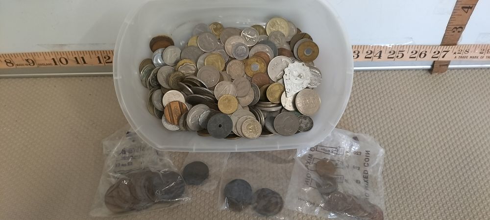 Lot 200 – A Collection of Mixed World Coins and Tokens
