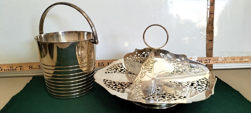 Lot 204 – Two Pieces of Silver-Plated Tableware Including an Elkington & Co. Serving Dish