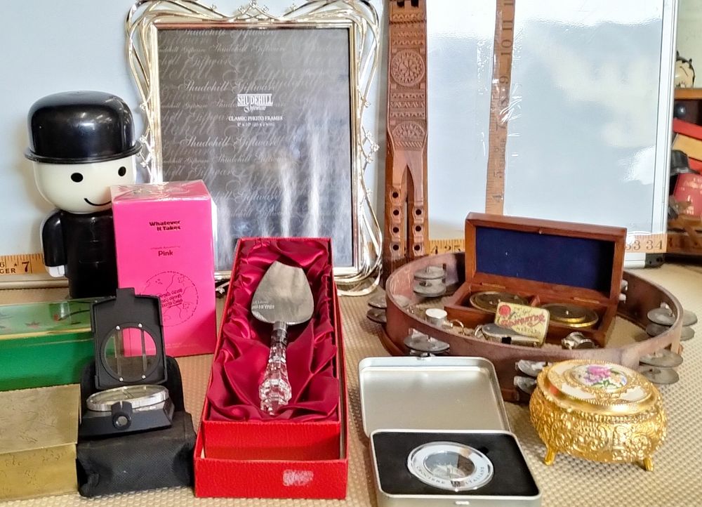Lot 176 – A Collection of Collectables, Nautical Instruments, and Decorative Objects including a Homepride Advertising Figure