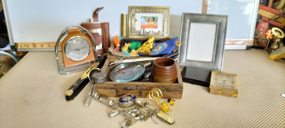 Lot 182 – An Assortment of Vintage Scientific Instruments, Personal Accessories, and Souvenirs