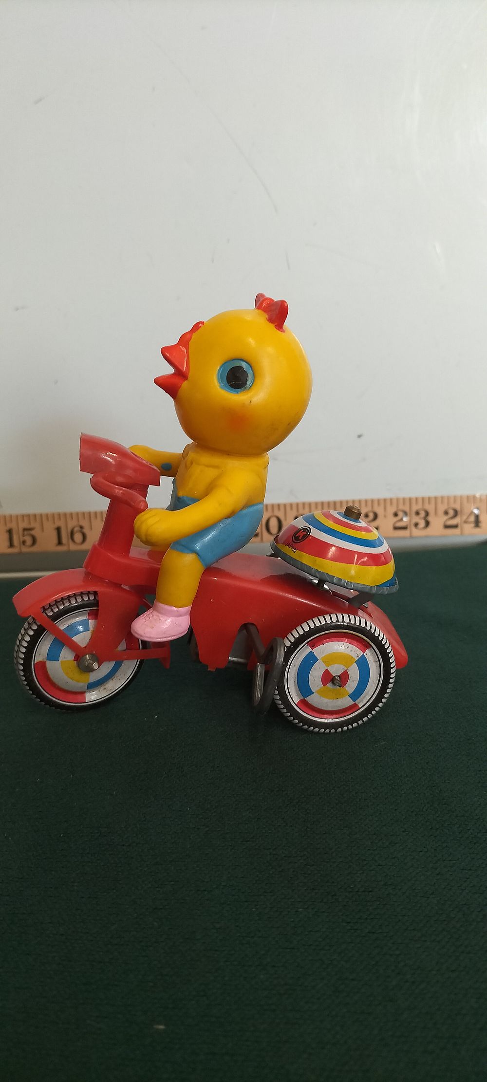 Lot 200 – Kuramochi Japanese Wind-up Chick on Tricycle Clockwork Toy