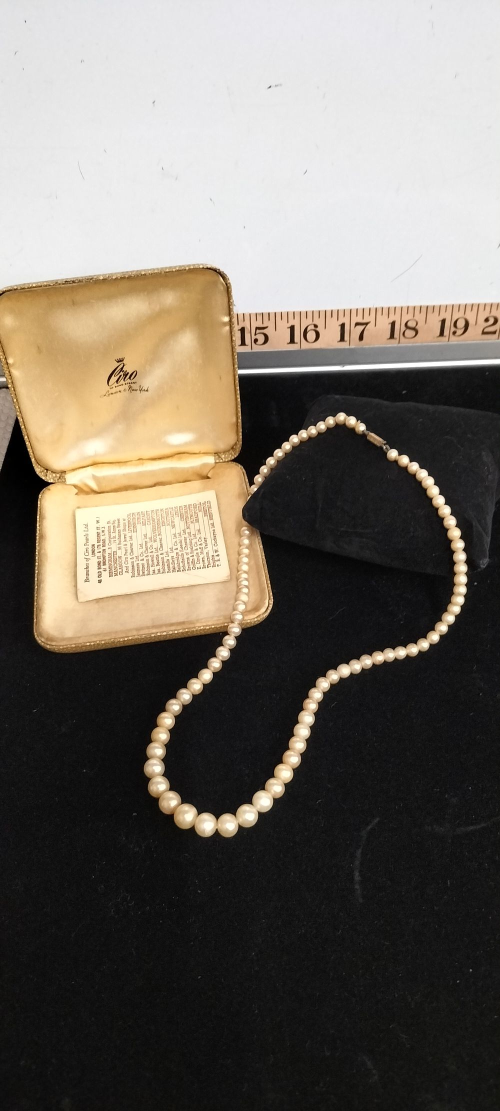 Lot 180 – A Ciro Graduated Simulated Pearl Necklace in Original Retail Box with 9ct Gold clasp