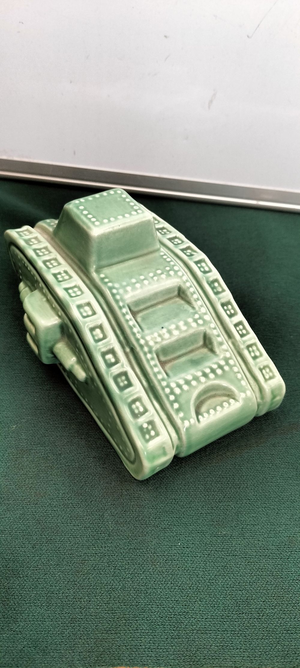 Lot 157 – A Ceramic Carlton Ware World War I Tank