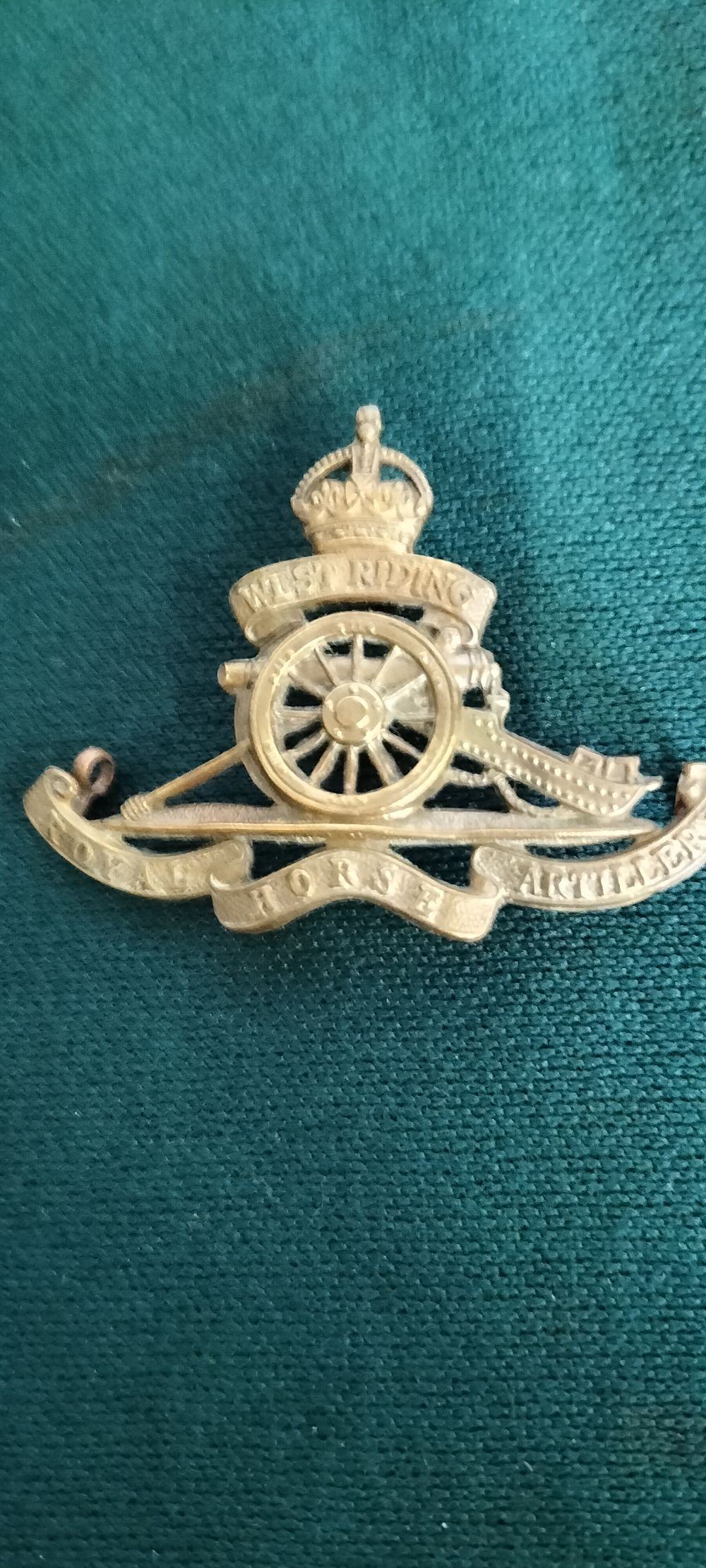 Lot 217 – A Brass West Riding Royal Horse Artillery Cap Badge