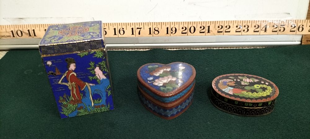 Lot 274- – A Trio of Cloisonné Enamel Decorative Trinket Boxes