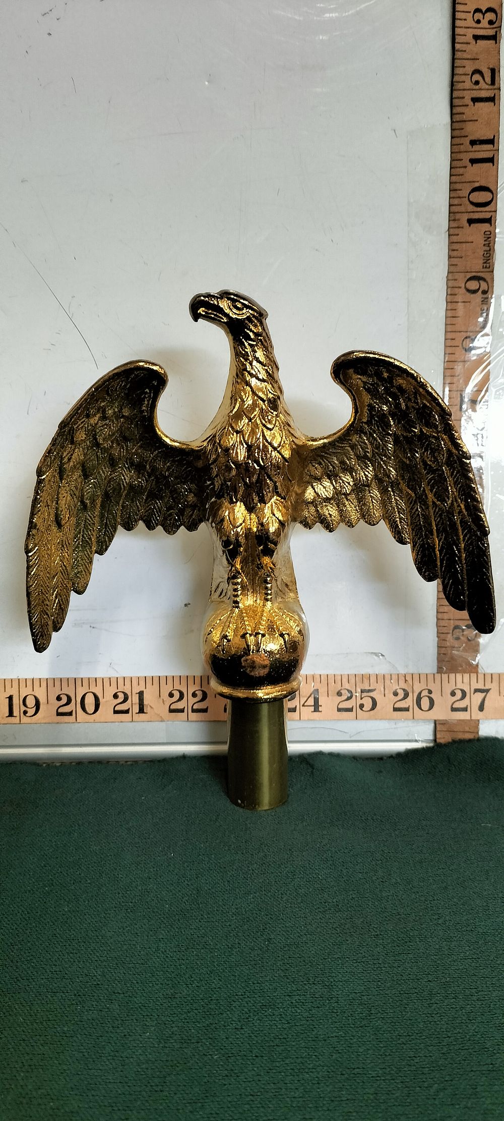 Lot 170 – A Gold tone Military Style Eagle Flagpole Finial