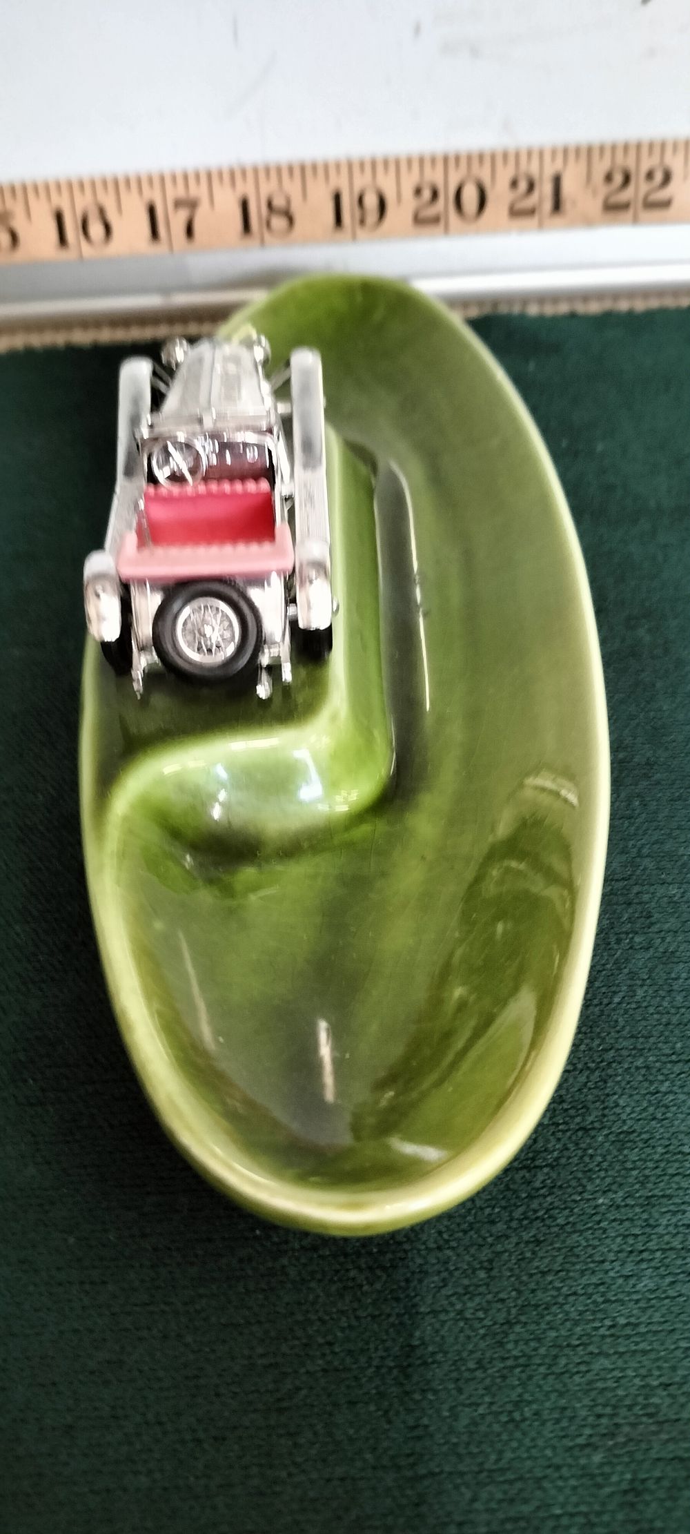 Lot 178 – A Ceramic Mid-Century Novelty Desk Tidy With Integrated Model Car