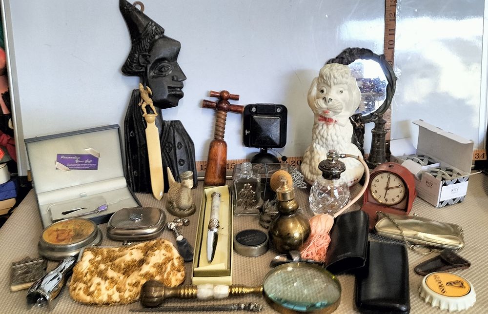 Lot 159 – An Assortment of Vintage Perfume Bottles Vanity Accessories and Decorative Collectibles