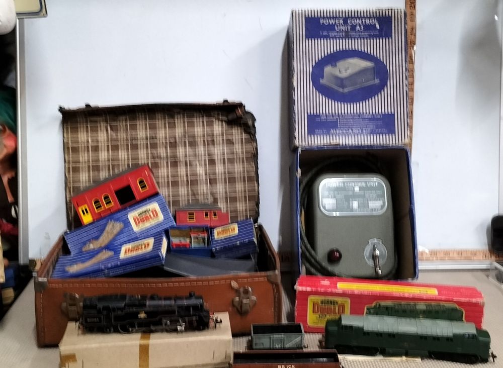 Lot 175 – A Collection of Hornby Dublo Die-cast Model Railway Locomotives and Accessories