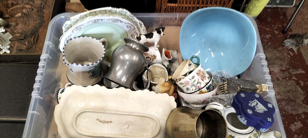 Lot 94 – A Collection of Ceramic Tea Wares and Metalware
