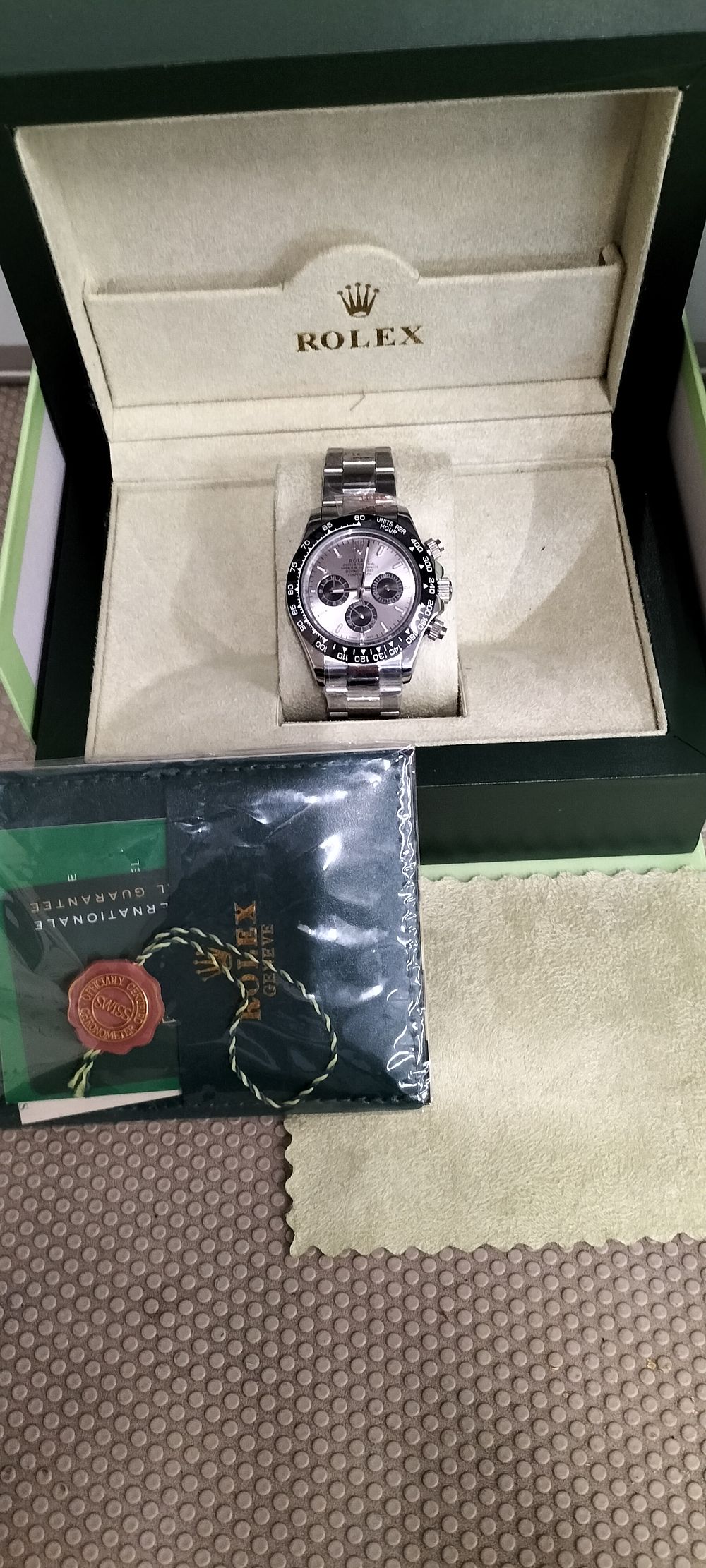 Lot 106 – Rolex Style Cosmograph Daytona Stainless Steel Wristwatch