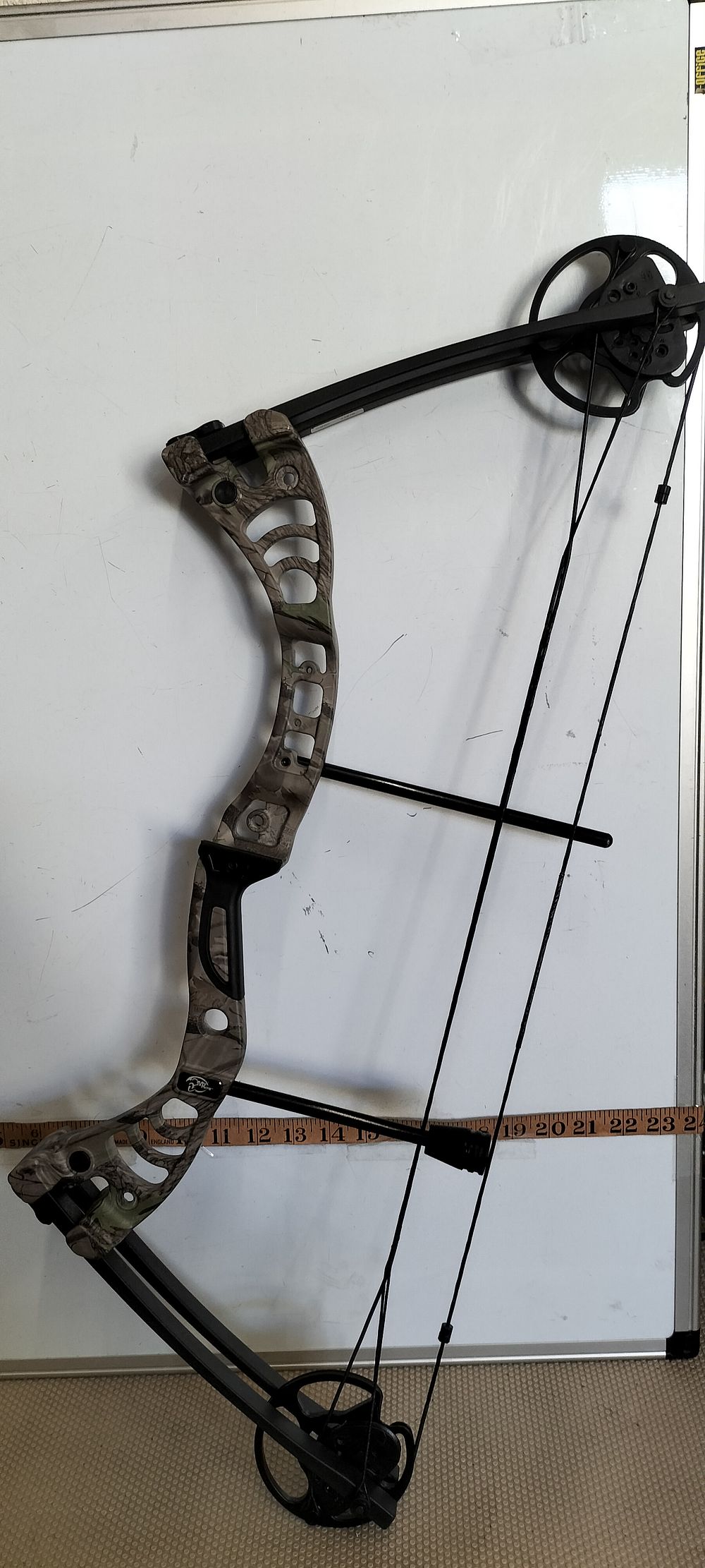 Lot 118 – A Man Kung Trek Compound Archery Bow
