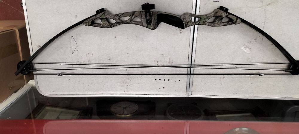 Lot 119 – An Anglo Arms Hotaka Compound Archery Bow
