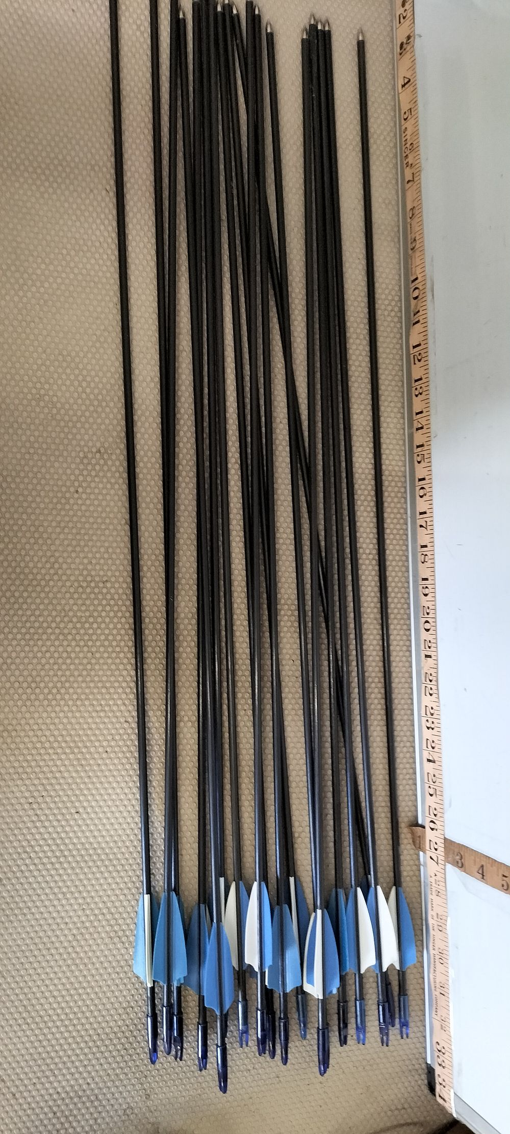 Lot 122 – A Set of Carbon Target Arrows