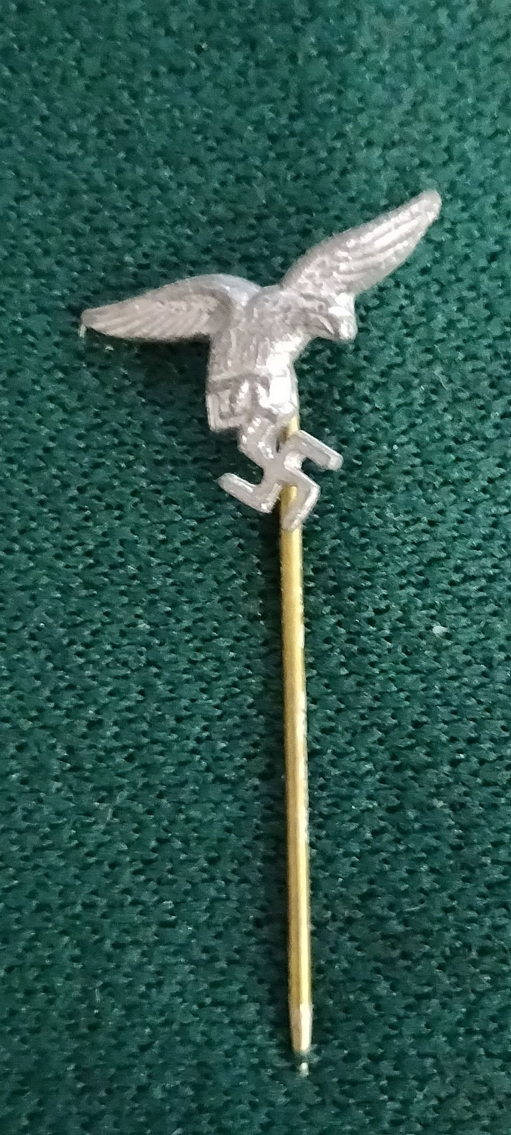 Lot 132 – Silver Luftwaffe Flying Eagle Stickpin