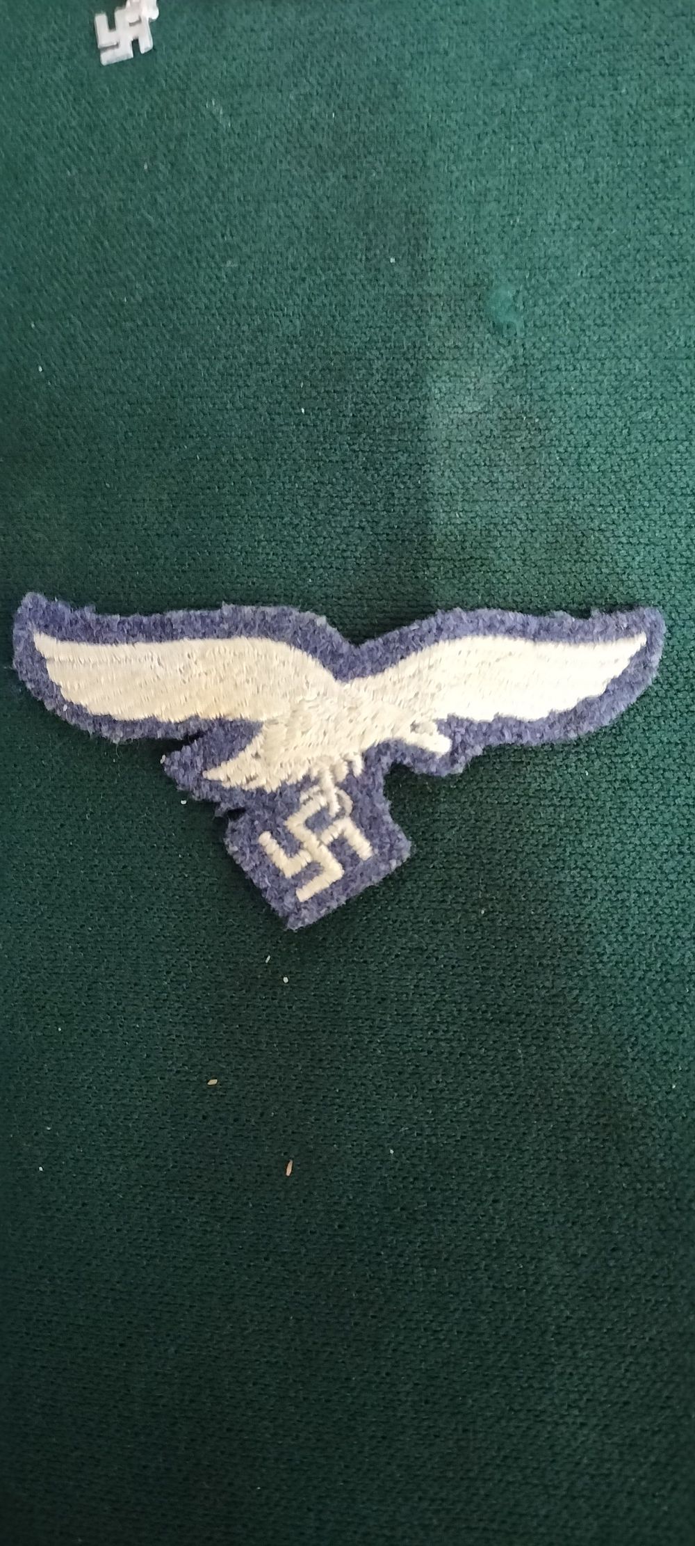 Lot 141 – Luftwaffe Machine Embroidered Cloth Breast Eagle Insignia