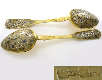 Две большие обеденные ложки. Серебро 84 пробы. Золочение. Черненый узор. 1851 год. Россия. 