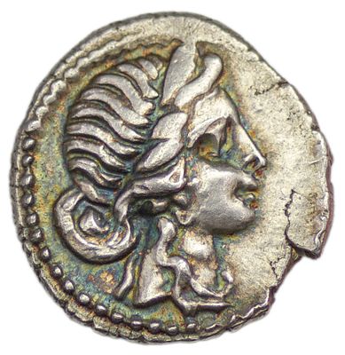 Денарий. Римская империя. Юлий Цезарь. Денарий 48/47 г. до н.э. Л.ст.: Голова Венеры в диадеме 