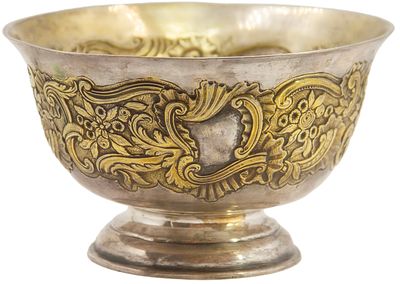 Братина с декором из картушей и букетов. Россия, Санкт Петербург, 1740 – 1750е годы. Серебро 74 