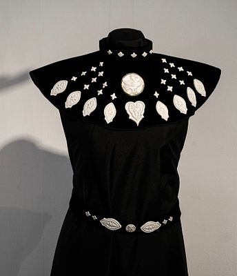 Елена Алексеева. Комплект &laquo;Мариинка&raquo; (оплечье и пояс). Бархат, вискоза. Фарфор, соль никеля 