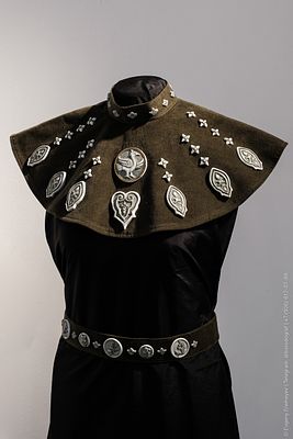 Елена Алексеева. Комплект &laquo;Алтай. Нефритовый сад&raquo; (оплечье и пояс). Велюр, вискоза. Фарфор 