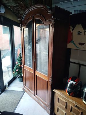 Европейский мастер - Антикварный шкаф-витрина (или книжный шкаф), выполненный в классическом 