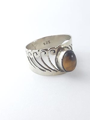 טבעת כסף איכותית ומרהיבה וינט'ג חדשה(לא נענדה) 
עשויה כסף סטרלינג 925 חתום ישראל שנות ה60/70 