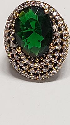 טבעת כסף גדולה מרהיבה ובעלת נוכחות חדשה מחנות שנסגרה 
עשויה כסף סטרלינג 925 חתום עשויה בעבודת 