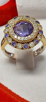 טבעת כסף חדשה מחנות שנסגרה עשויה בעבודת יד כסף סטרלינג 925 חתום 
ראש הטבעת בעיצוב פרח מדורג 