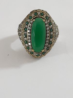 טבעת כסף מרהיבה ואיכותית וינטג חדשה מחנות שנסגרה כסף סטרלינג 925 חתום 
בחלקה העליון ציפוי בזהב 