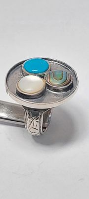 טבעת כסף גדולה מרהיבה ואיכותית וינטג חדשה מחנות שנסגרה כסף סטרלינג 925 חתום 
עשויה בעבודת יד 