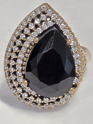 טבעת כסף גדולה מרהיבה ובעלת נוכחות חדשה מחנות שנסגרה כסף סטרלינג 925 חתום 
עשויה בעבודת יד ראש 