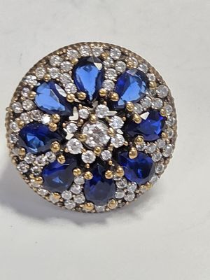 טבעת כסף גדולה מרהיבה ובעלת נוכחות חדשה מחנות שנסגרה כסף סטרלינג 925 חתום 
עשויה בעבודת יד ראש 