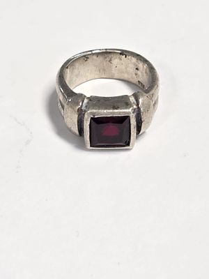 טבעת כסף גדולה מרהיבה ואיכותית וינטג מחנות שנסגרה כסף סטרלינג 925 חתום 
עשויה בעבודת יד ישראל 