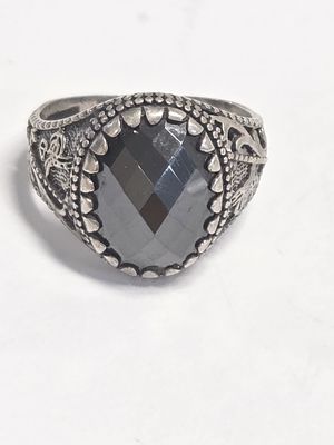 טבעת כסף וינטג פרסית מרשימה עשויה בעבודת יד כסף סטרלינג 925 חתום 
ראש הטבעת בעיצוב כתר אובלי 